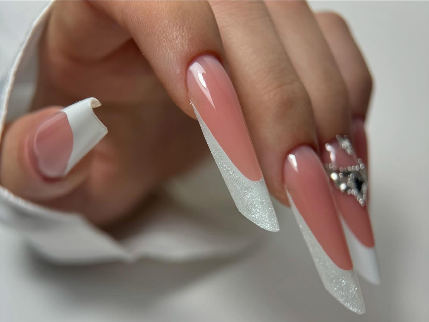 Cursuri-unghii-iasi-curs-de-baza-nivel-3-perfectionare-5.5