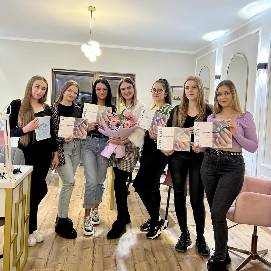cursuri-unghii-iasi-cursanti-2
