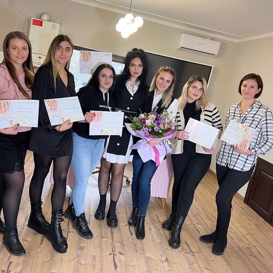 cursuri-unghii-iasi-cursanti-5