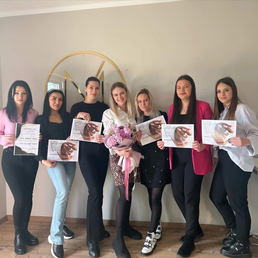 cursuri-unghii-iasi-cursanti-6
